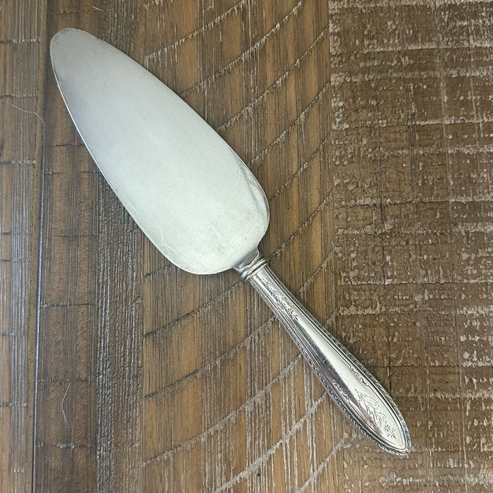 Unmarked Silverplate Pie Cake Server Bright Cut Floral Rope Border Vintage